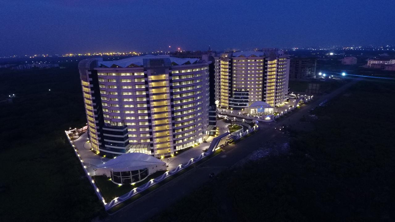 Rajhans Belliza Service Apartment สุรัต ภายนอก รูปภาพ
