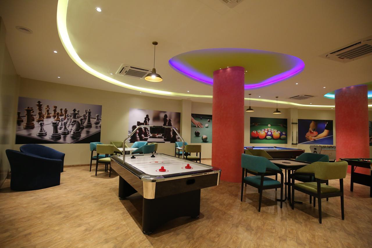 Rajhans Belliza Service Apartment สุรัต ภายนอก รูปภาพ
